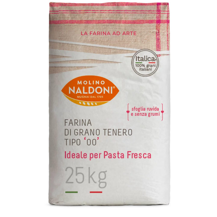 Bag of Molino Naldoni flour with text and branding on a white background