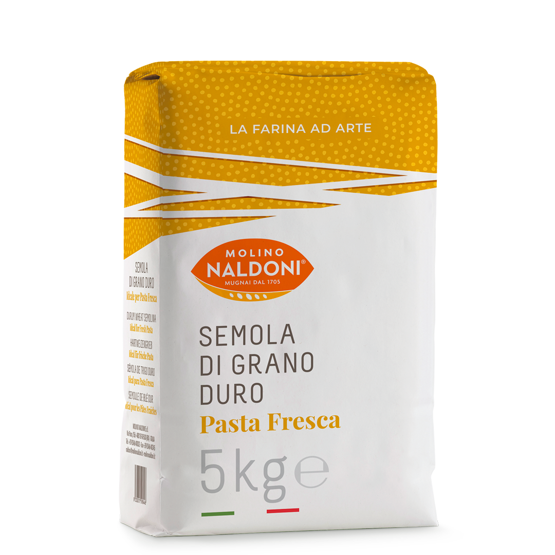 A 5kg bag of Molino Naldoni Semola di Grano Duro (hard wheat flour) with a white and yellow design, photographed on a clean white background.
