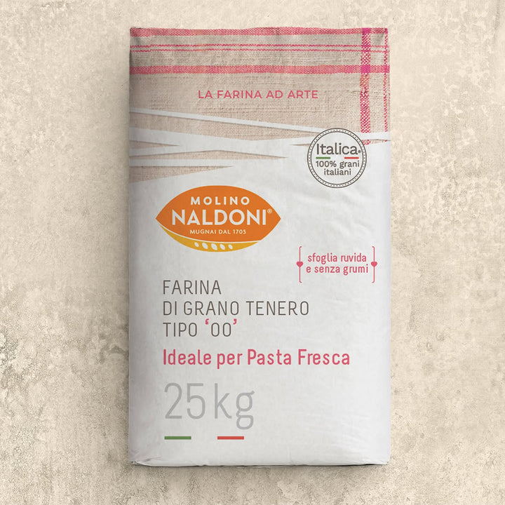 A 25kg bag of Molino Naldoni Tipo '00' flour, designed for fresh pasta making. The packaging features a textured off-white background with a red-and-beige checkered top band, an orange brand logo, and red and gray text.