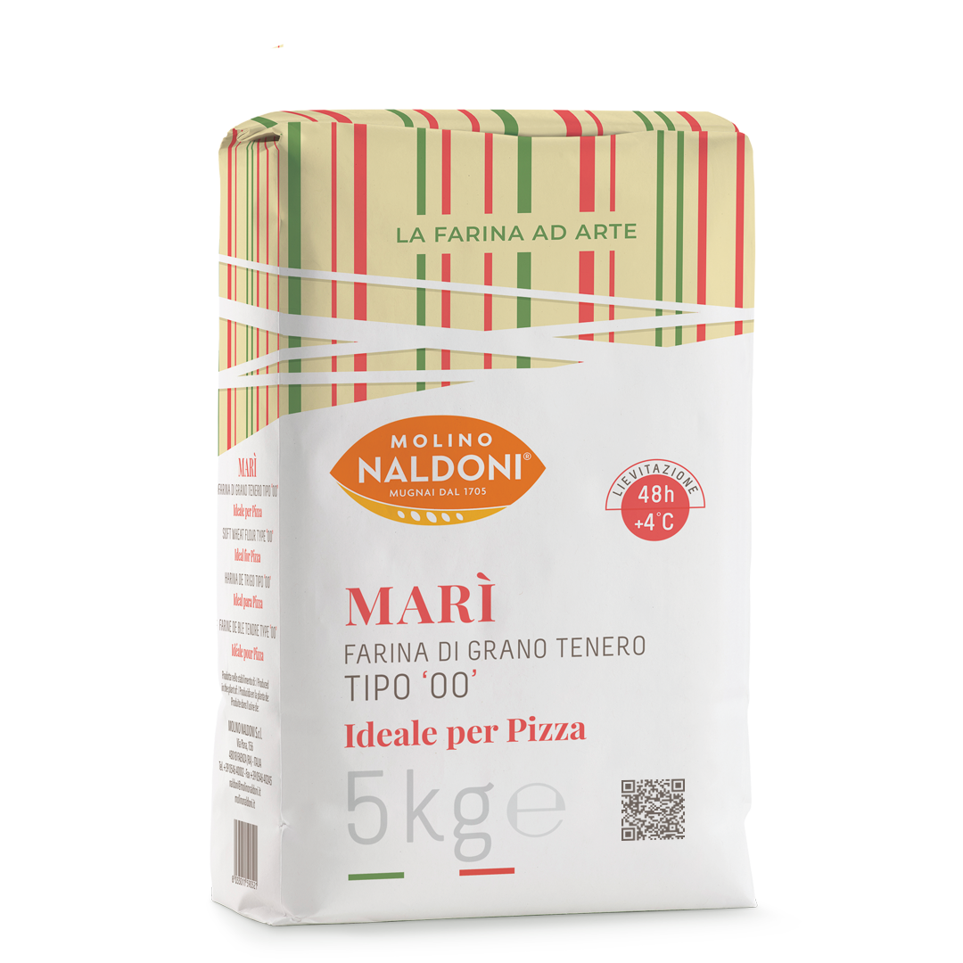 A 5kg bag of Molino Naldoni Mari flour, featuring a white lower half with red and green text, and a striped top half in beige, green, and red.