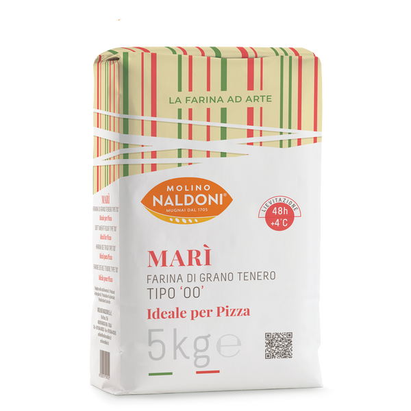 A 5kg bag of Molino Naldoni Mari flour, featuring a white lower half with red and green text, and a striped top half in beige, green, and red.